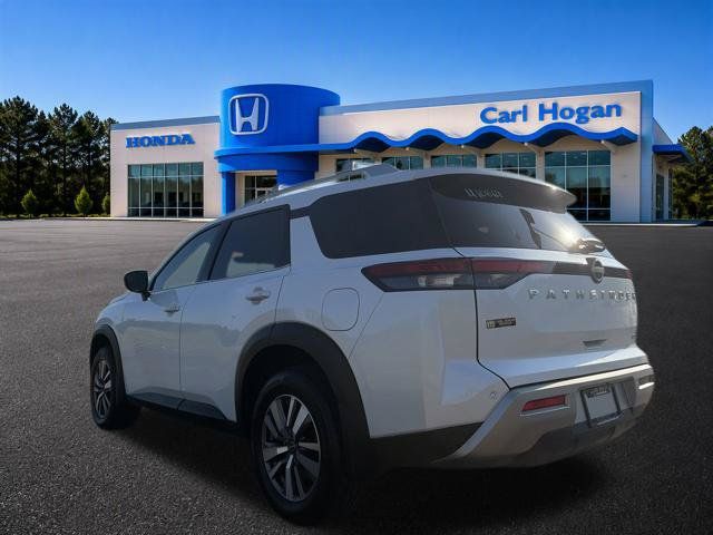 Used 2025 Nissan Pathfinder SL FWD image 5