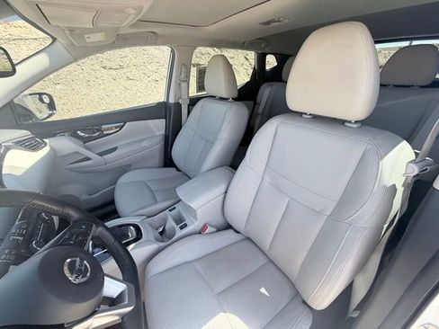 Used 2022 Nissan Rogue Sport SL w/ Premium Package image 27