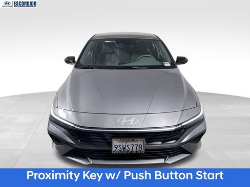 Used 2025 Hyundai Elantra Hybrid FWD image 8