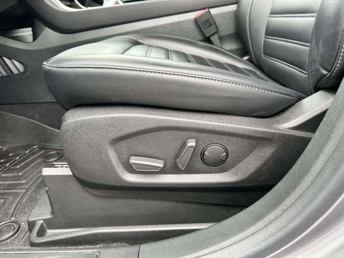 Used 2022 Ford Edge SEL w/ Convenience Package image 11