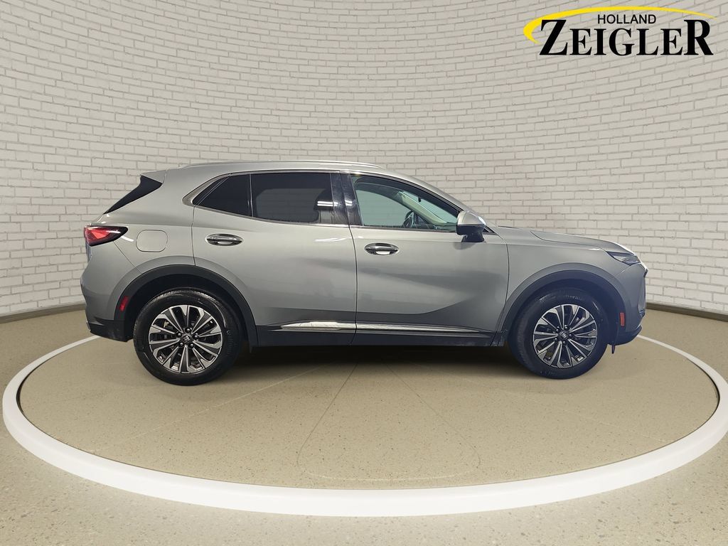 Used 2025 Buick Envision Preferred AWD/4WD image 4