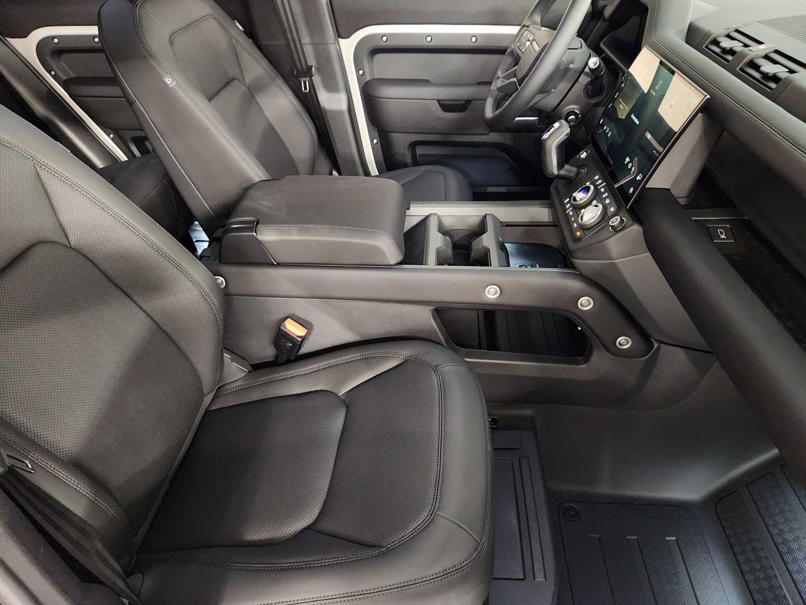New 2026 Land Rover Defender 110 S AWD/4WD image 3
