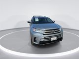 Used 2019 Toyota Highlander LE image 4