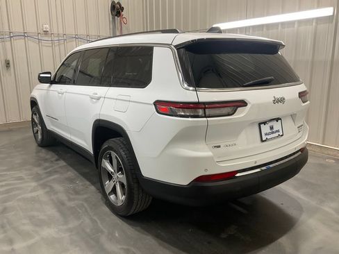 Used 2022 Jeep Grand Cherokee L Limited AWD/4WD image 23