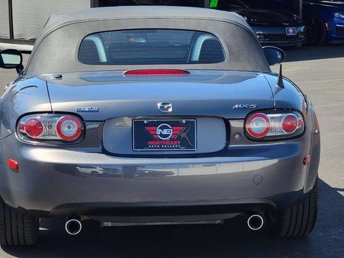 Used 2006 MAZDA MX-5 Miata Touring RWD image 11