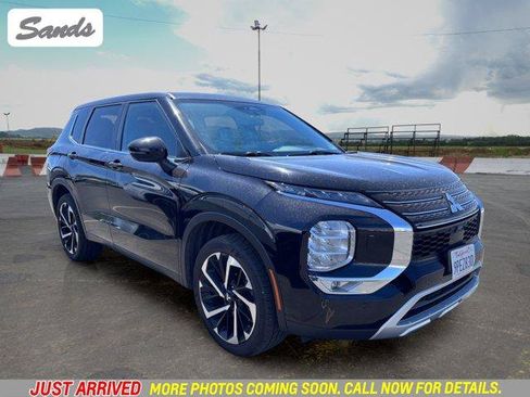 Used 2024 Mitsubishi Outlander SE AWD/4WD image 1