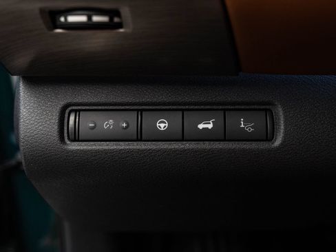 Used 2023 Nissan Pathfinder Platinum AWD/4WD image 43