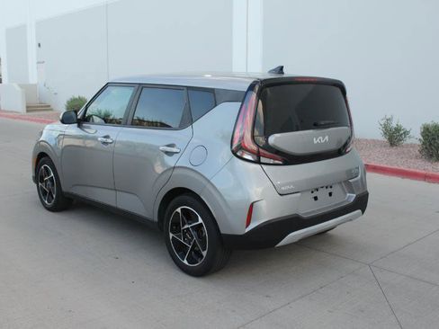 Used 2023 Kia Soul EX FWD image 7