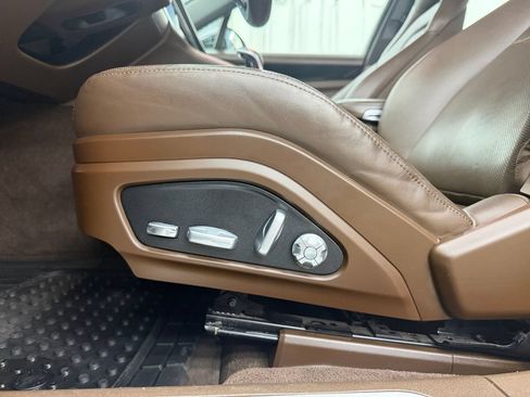 Used 2018 Porsche Panamera 4S AWD/4WD image 38
