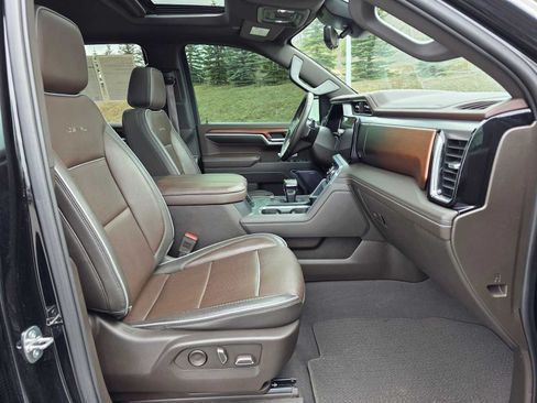 Used 2023 GMC Sierra 1500 Denali w/ Denali Reserve Package AWD/4WD image 10