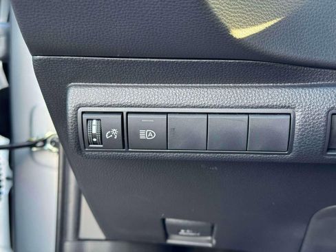 Used 2025 Toyota Corolla LE image 18