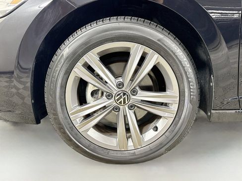 Certified 2023 Volkswagen Jetta SE w/ Panoramic Sunroof Package FWD image 28