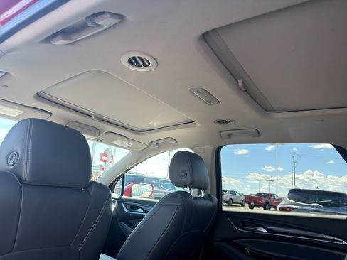 Used 2019 Buick Enclave Essence AWD/4WD image 9