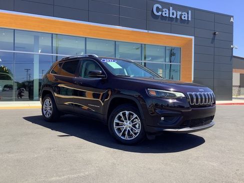 Used 2021 Jeep Cherokee Latitude Lux w/ Trailer Tow Group image 2