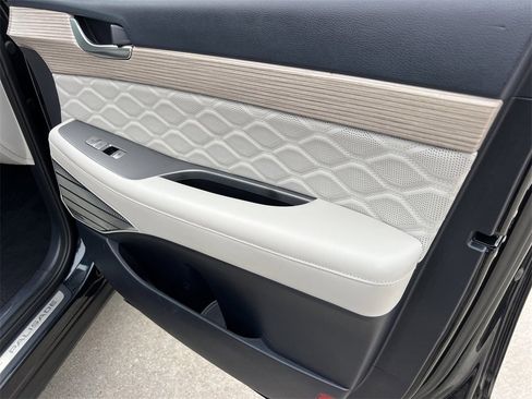 Used 2021 Hyundai Palisade Calligraphy image 12