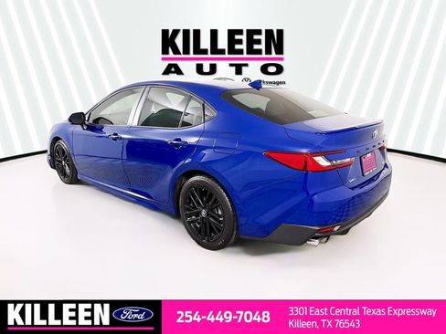 Used 2025 Toyota Camry SE w/ Convenience Package FWD image 6