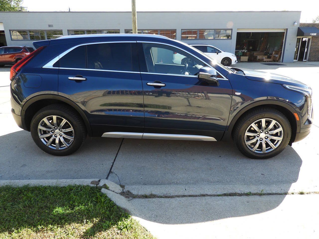 Used 2019 Cadillac XT4 Premium Luxury AWD/4WD image 9