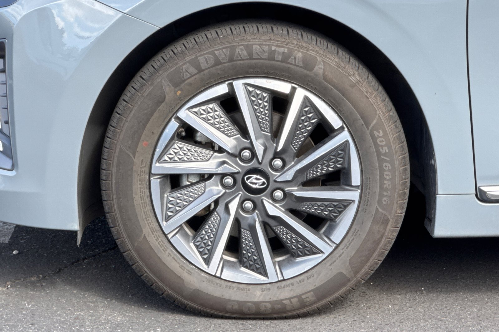 Used 2020 Hyundai Ioniq Limited FWD image 45