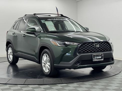 Used 2023 Toyota Corolla Cross LE image 6