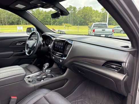 Used 2023 Chevrolet Traverse High Country w/ LPO, Floor Liner Package image 10