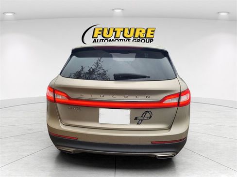 Used 2017 Lincoln MKX Select w/ Select Plus Package image 4
