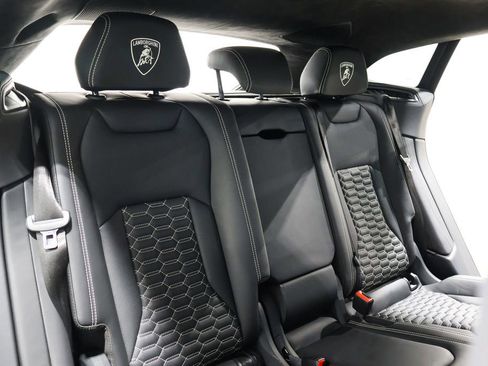 Used 2020 Lamborghini Urus image 47