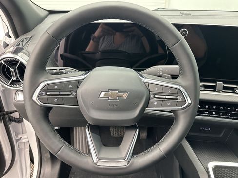 New 2026 Chevrolet Equinox LT w/ Midnight Edition AWD/4WD image 17