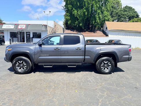 Used 2021 Toyota Tacoma TRD Off-Road w/ Technology Package AWD/4WD image 8