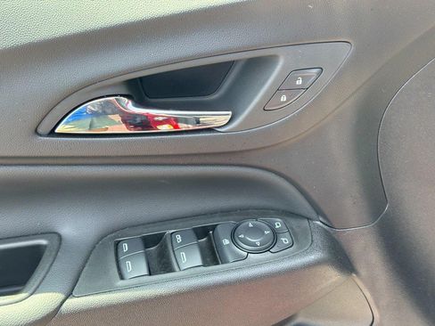 Used 2024 Chevrolet Equinox LT AWD/4WD image 16