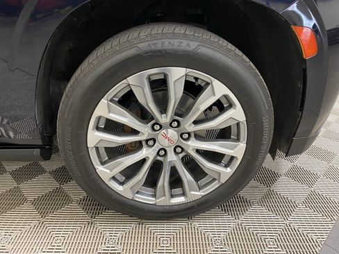 Used 2021 GMC Yukon Denali w/ Denali Premium Package image 2