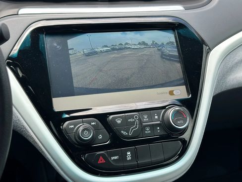 Used 2021 Chevrolet Bolt LT FWD image 29