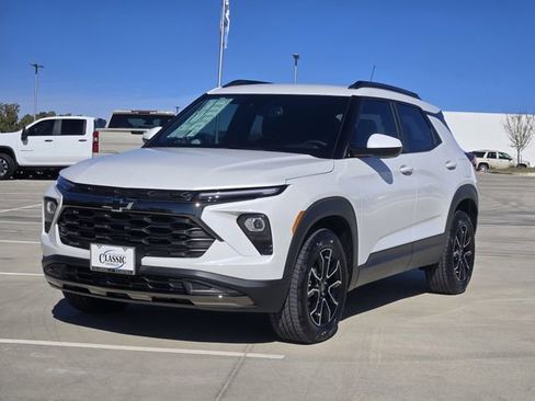 New 2026 Chevrolet TrailBlazer ACTIV w/ Convenience Package image 3