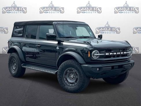 Used 2025 Ford Bronco Outer Banks w/ Sasquatch Package AWD/4WD image 1
