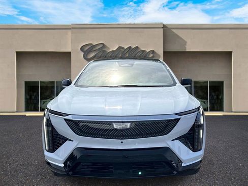 New 2026 Cadillac Optiq Luxury 2 RWD image 8