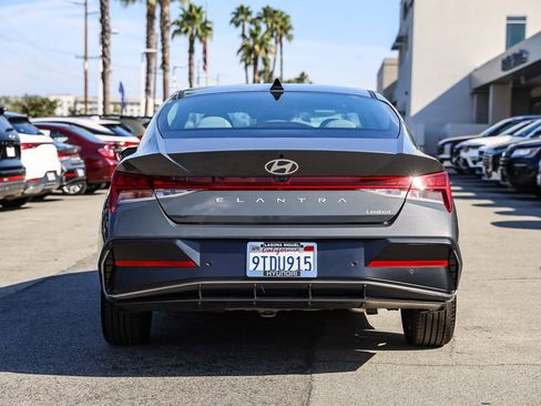 Certified 2024 Hyundai Elantra Limited FWD image 5