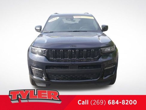 Certified 2024 Jeep Grand Cherokee L Limited w/ Luxury Tech Group II AWD/4WD image 2