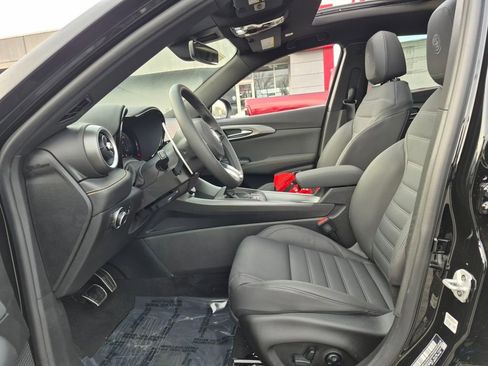 New 2025 Alfa Romeo Tonale w/ Premium Package image 2