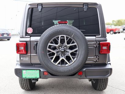 New 2026 Jeep Wrangler Unlimited Sahara w/ Safety Group
