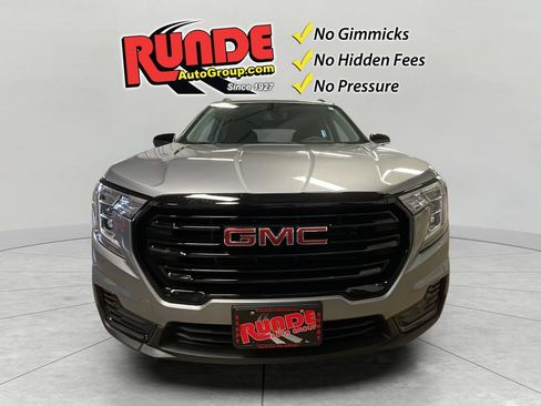 Used 2023 GMC Terrain SLE w/ Driver Convenience Package AWD/4WD image 9