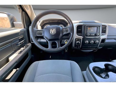 Used 2016 RAM 1500 Classic SLT AWD/4WD image 8