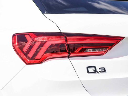 Used 2025 Audi Q3 2.0T Premium w/ Convenience Package AWD/4WD image 12
