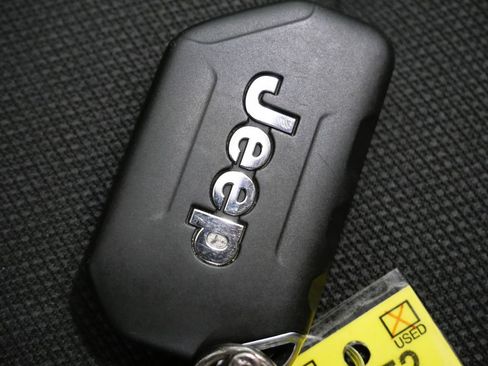 Used 2022 Jeep Wrangler Unlimited Sport AWD/4WD image 22