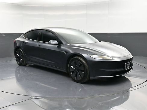 Used 2024 Tesla Model 3 Standard Range image 10