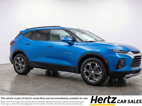 Used 2025 Chevrolet Blazer LT FWD image 1