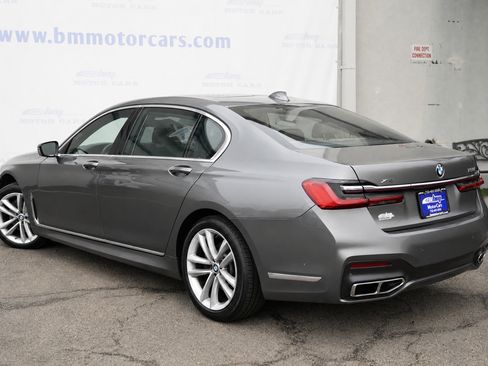 Used 2016 BMW 750i xDrive AWD/4WD image 4