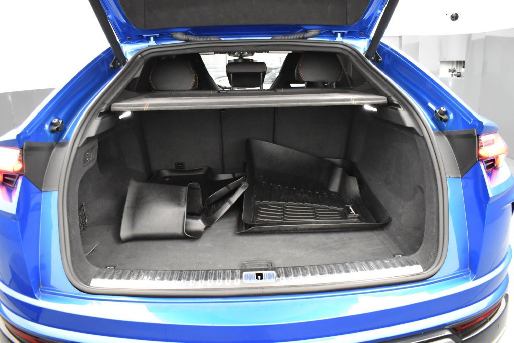 Used 2020 Lamborghini Urus AWD/4WD image 12