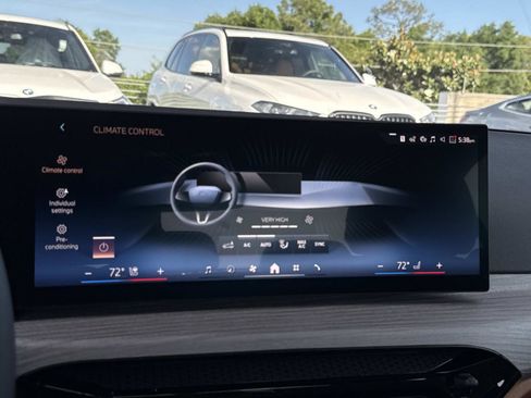 New 2026 BMW 330i Sedan w/ M Sport Package RWD image 25