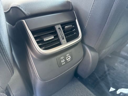 Used 2023 Subaru Outback Premium image 25