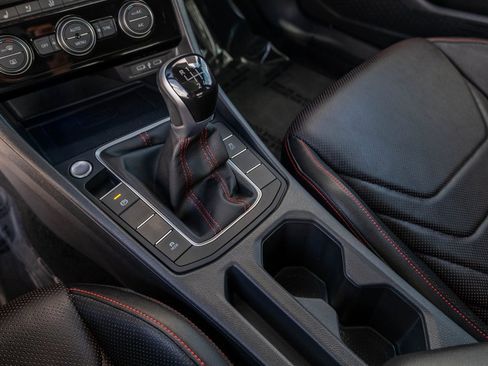 Used 2024 Volkswagen Jetta GLI Autobahn w/ GLI Black Package image 19