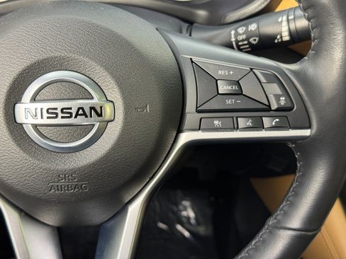 Used 2022 Nissan Sentra SV w/ SV Premium Package image 21